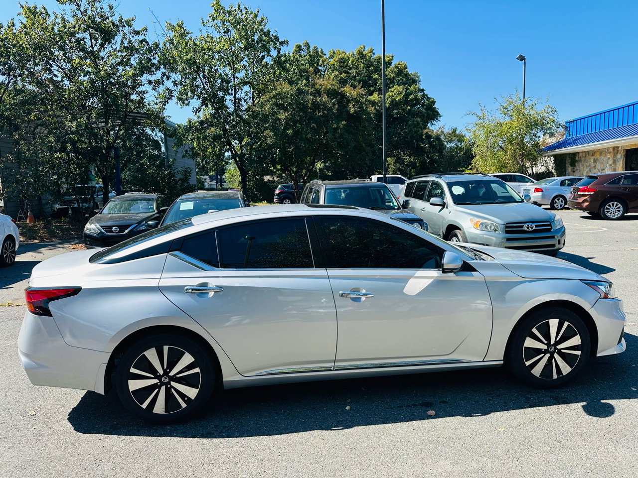 Used 2020 Nissan Altima 2.5 SV image 8