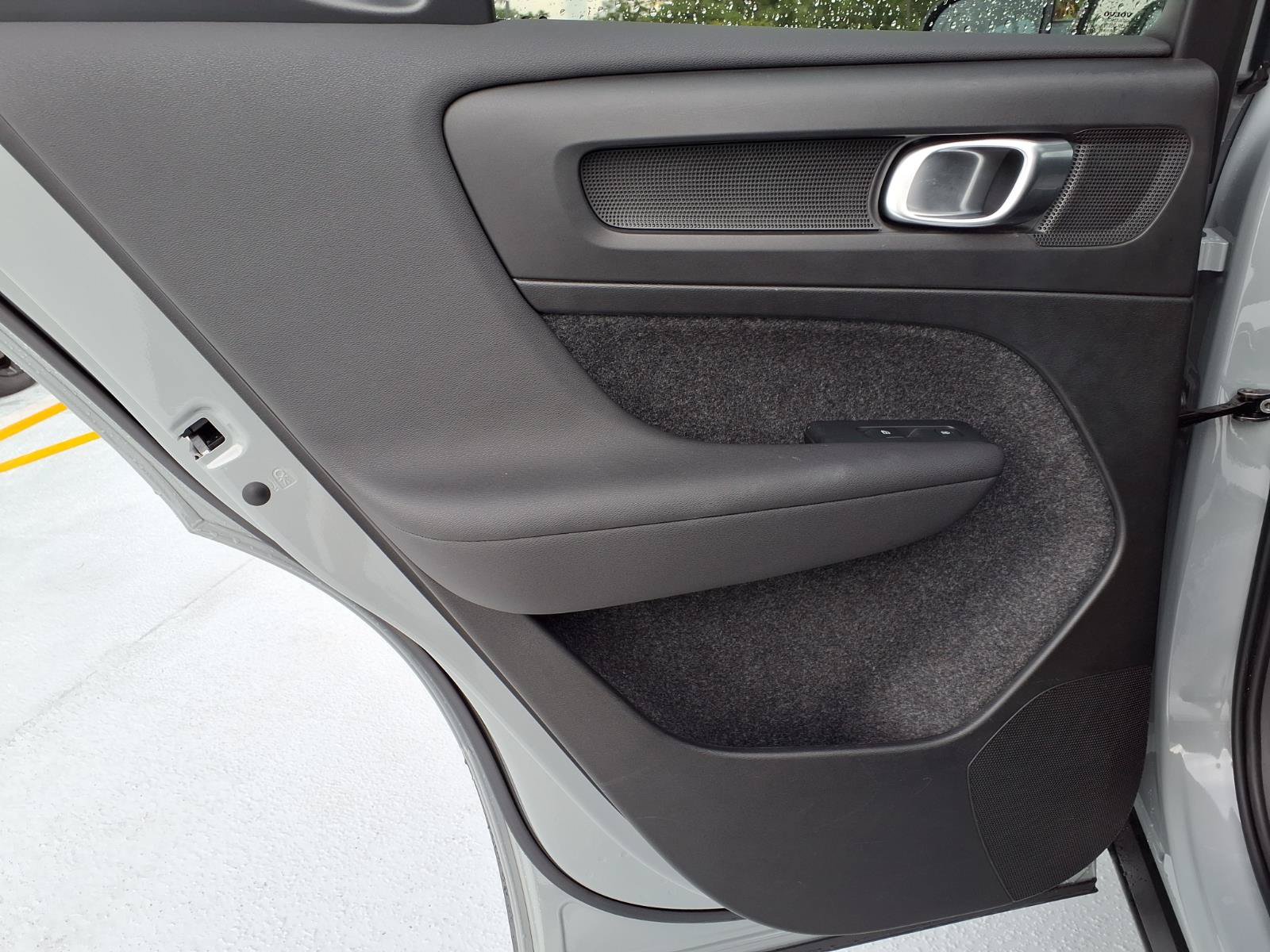Certified 2025 Volvo XC40 B5 Ultra AWD/4WD image 19