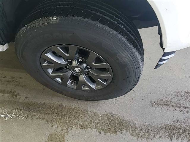 Used 2021 Toyota Tacoma SR5 AWD/4WD image 17