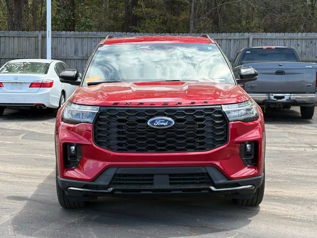 Used 2025 Ford Explorer ST-Line w/ Premium Package image 8