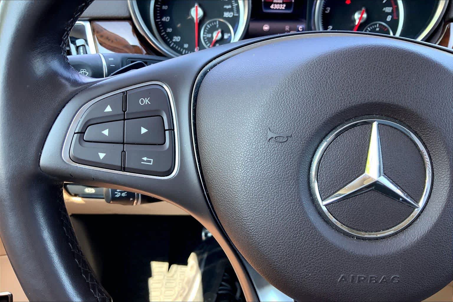 Used 2017 Mercedes-Benz GLE 400 4MATIC image 24