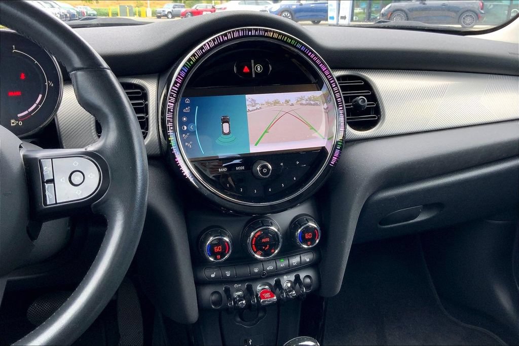 Used 2024 MINI Cooper 4-Door Hardtop FWD image 7