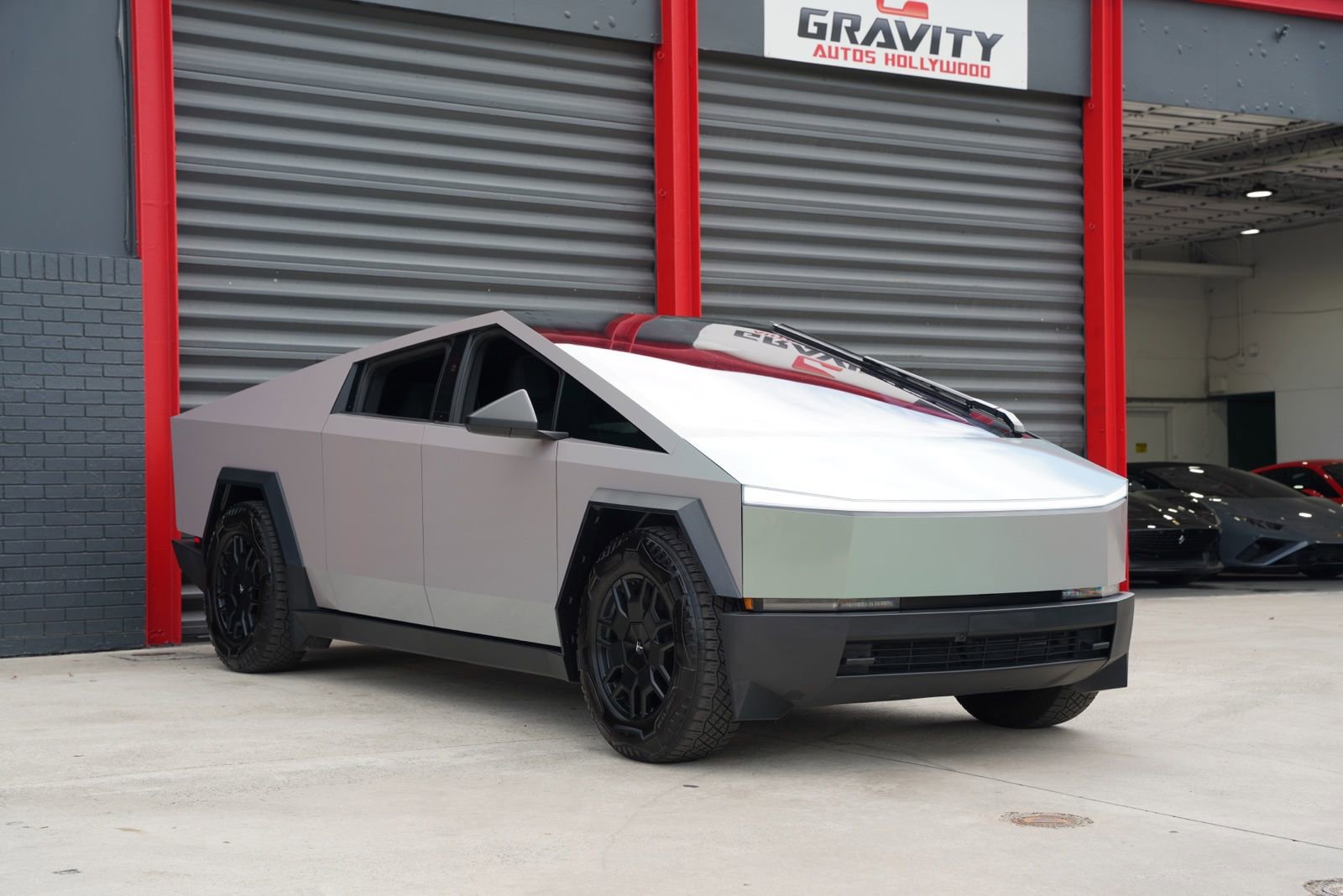 Used 2024 Tesla Cybertruck AWD Crew Cab image 5