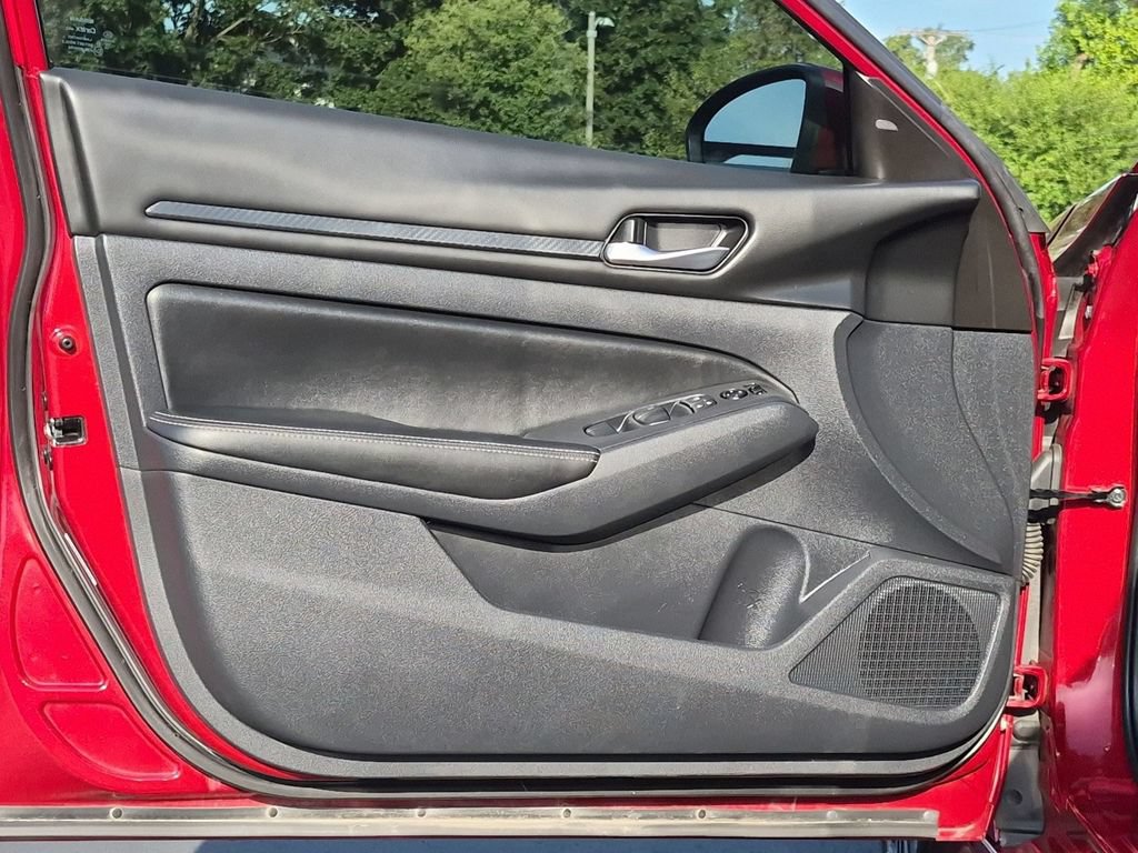 Used 2024 Nissan Altima 2.5 SV w/ SV Premium Package AWD/4WD image 13