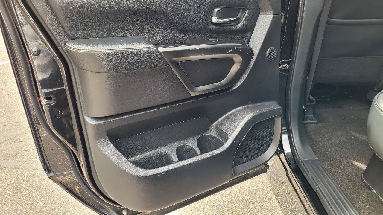 Used 2019 Nissan Titan PRO-4X w/ Pro-4x Utility Package AWD/4WD image 17