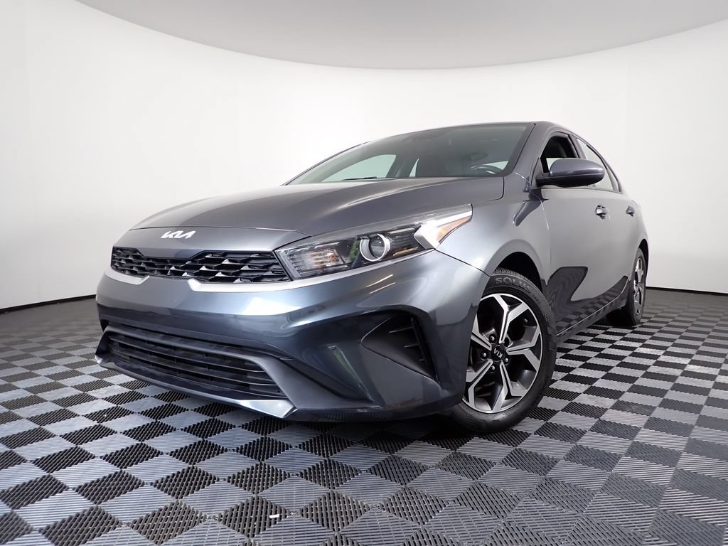 Used 2023 Kia Forte LXS FWD image 2