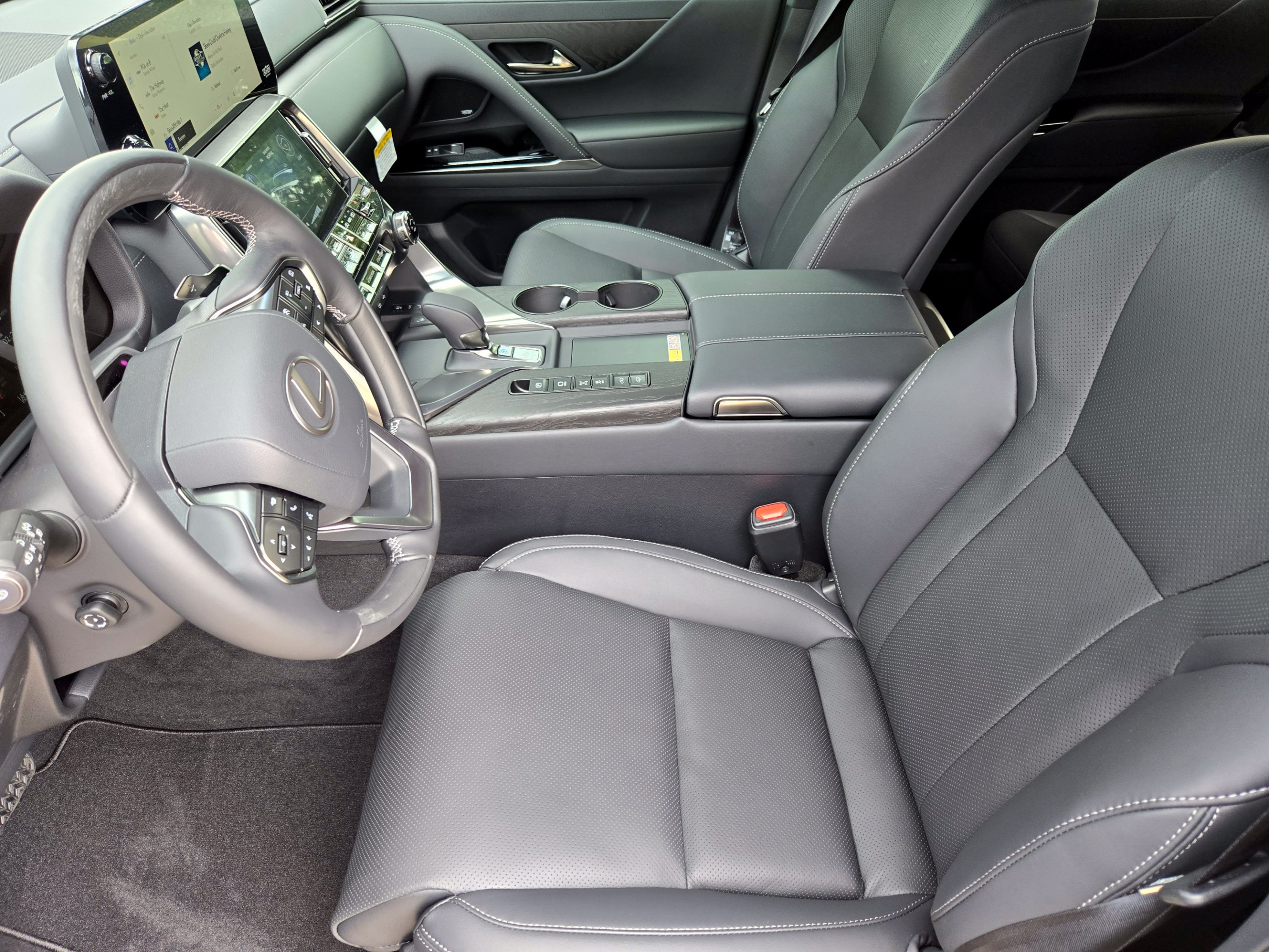 New 2026 Lexus LX 700h Luxury w/ Appearance Package AWD/4WD image 8