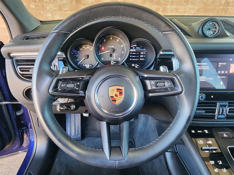 Used 2022 Porsche Macan AWD/4WD image 28