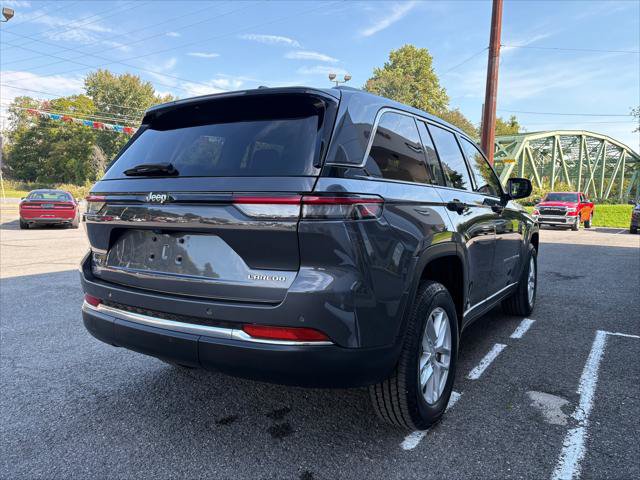 Certified 2023 Jeep Grand Cherokee Laredo X AWD/4WD image 7