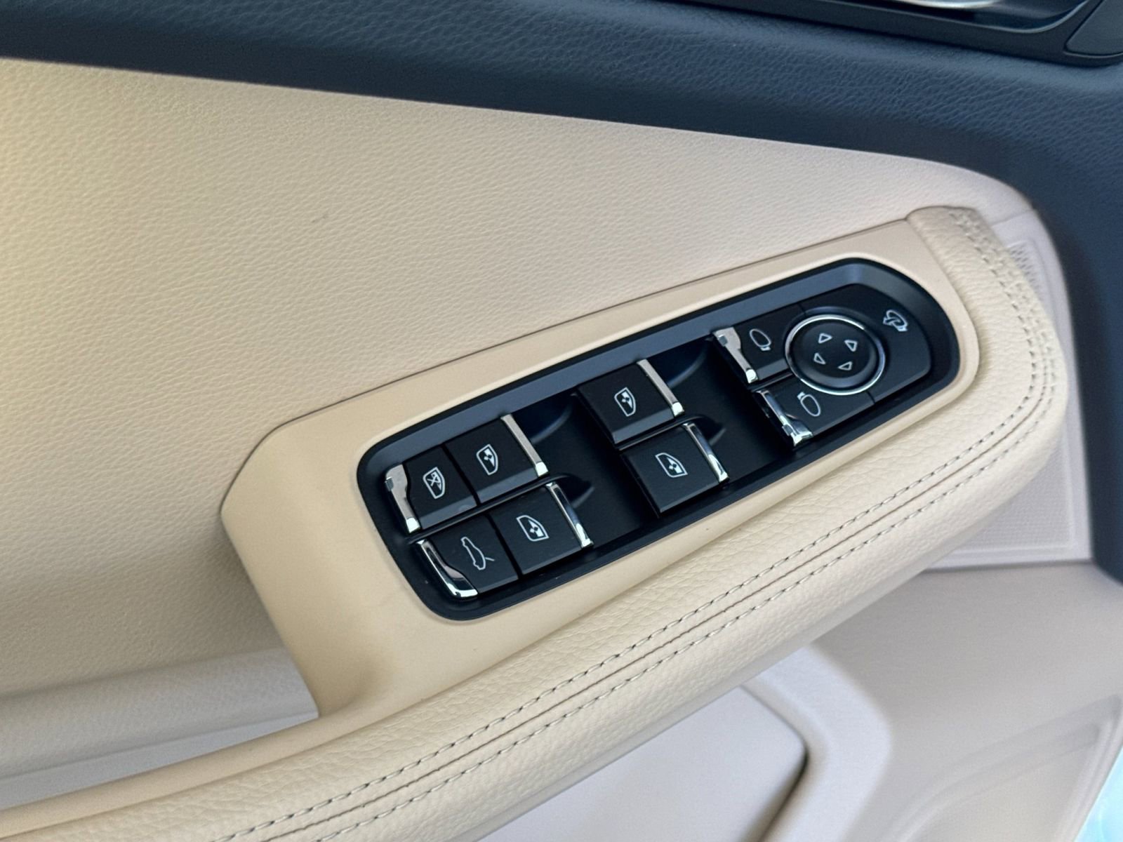 New 2026 Porsche Macan S AWD/4WD image 13