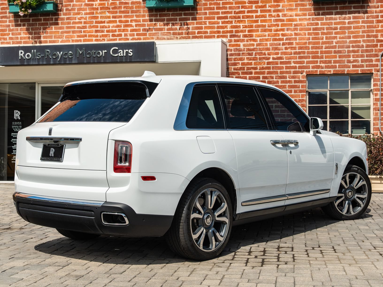 Certified 2024 Rolls-Royce Cullinan w/ Cullinan Package AWD/4WD image 2