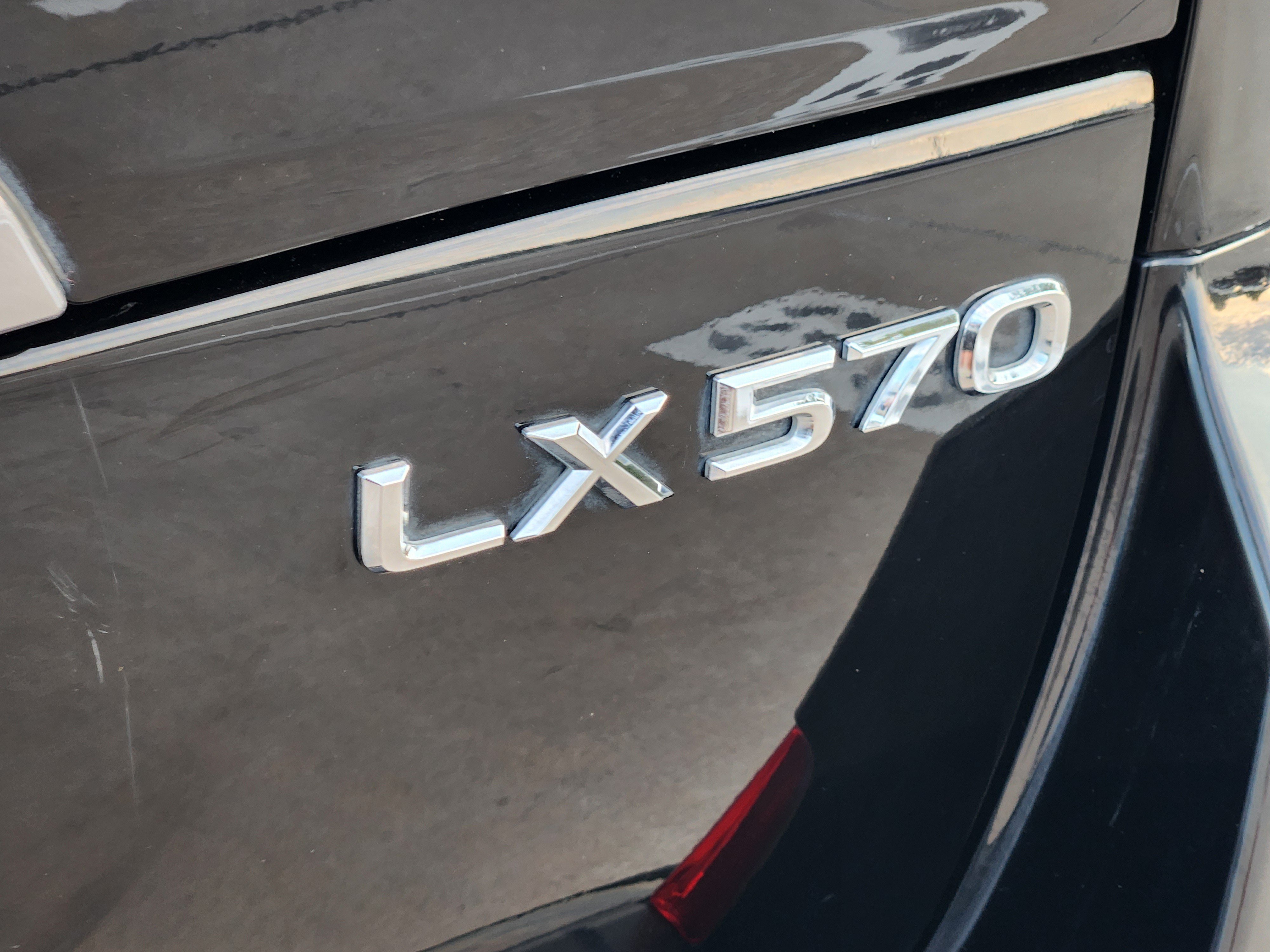 Used 2021 Lexus LX 570 4WD w/ Luxury Package image 41