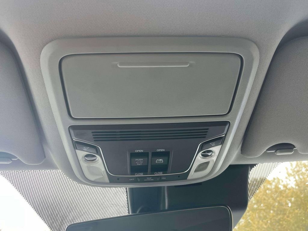 Certified 2024 Honda Ridgeline RTL image 33