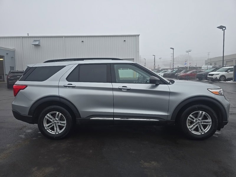 Used 2020 Ford Explorer XLT w/ Equipment Group 202A image 8