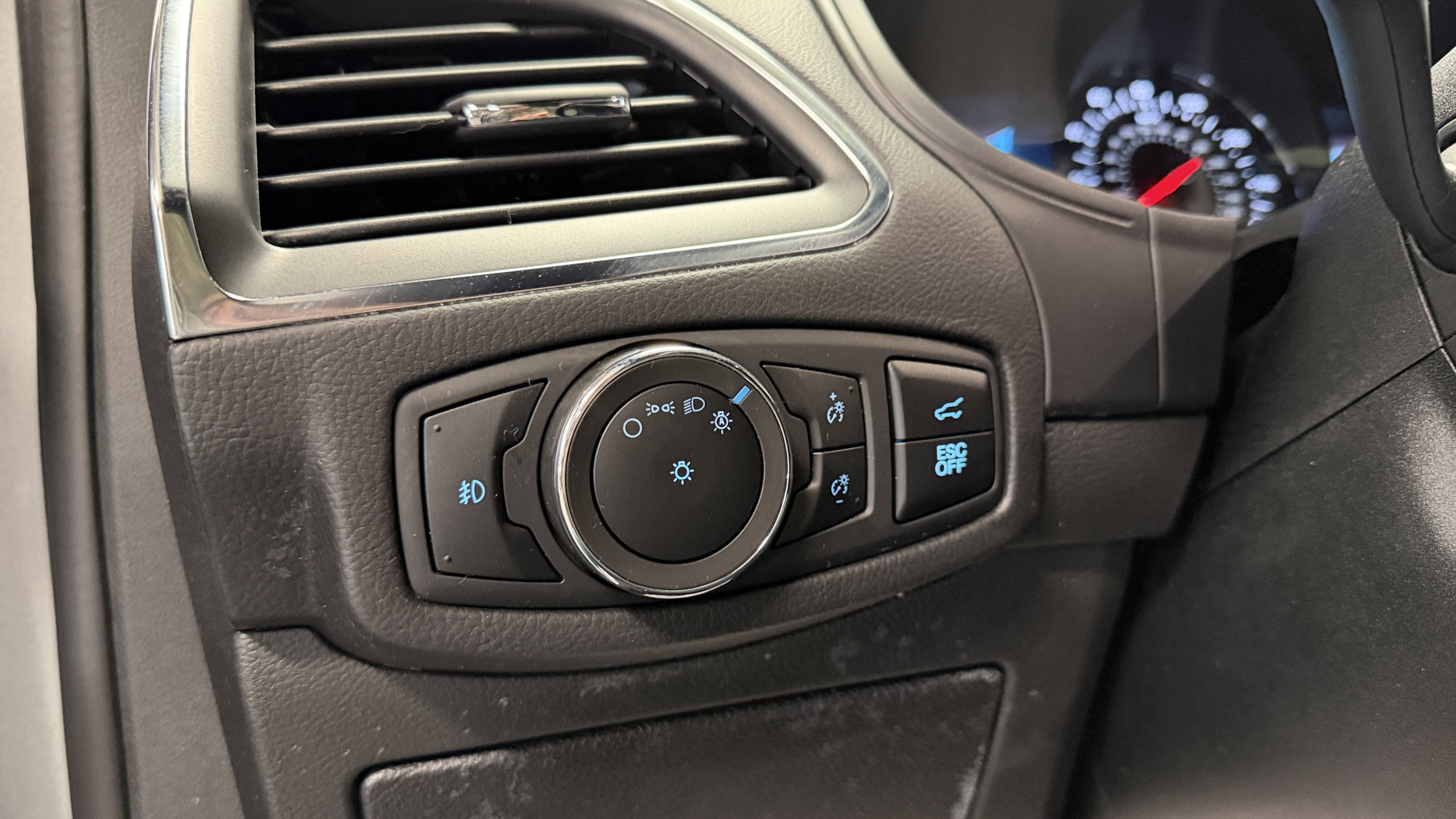 Used 2024 Ford Edge ST w/ Equipment Group 401A image 21