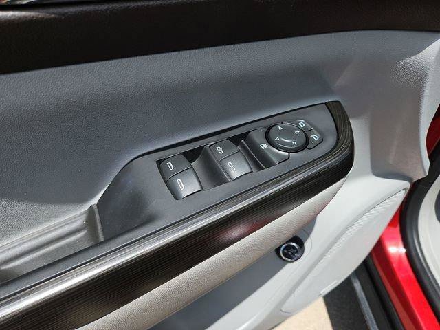 Used 2023 GMC Acadia SLT AWD/4WD image 21