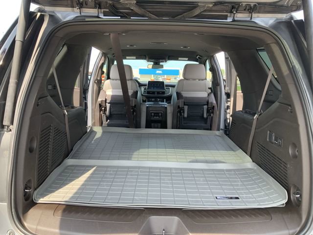 Used 2022 Chevrolet Tahoe LT w/ Luxury Package image 13