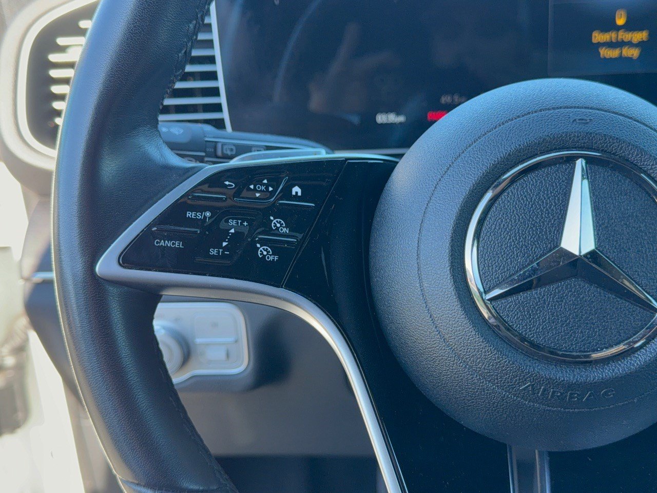 Certified 2025 Mercedes-Benz GLE 450e 4MATIC image 18