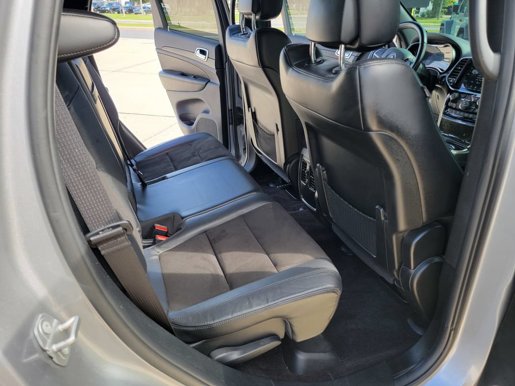 Used 2019 Jeep Grand Cherokee Laredo w/ Laredo X Package RWD image 15