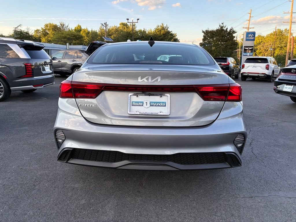 Used 2023 Kia Forte LXS w/ LXS Technology Package FWD image 6