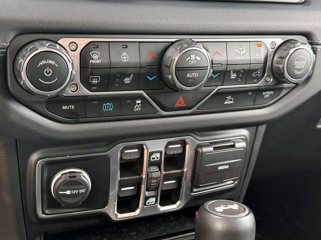 Used 2024 Jeep Wrangler Unlimited Sahara AWD/4WD image 31