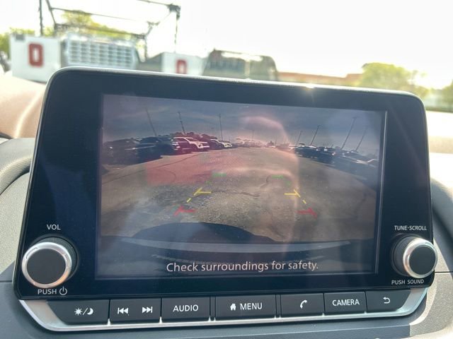 Used 2022 Nissan Rogue SV FWD image 21