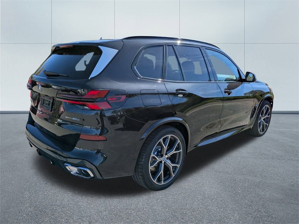 New 2026 BMW X5 xDrive50e w/ M Sport Package image 3