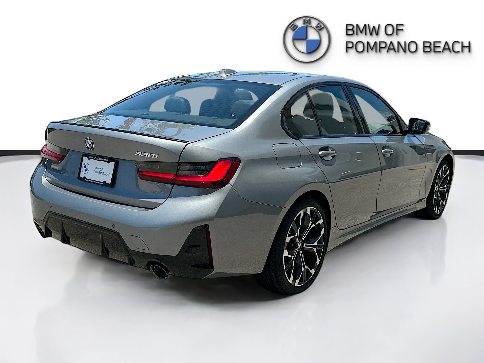 New 2026 BMW 330i Sedan w/ M Sport Package RWD image 6