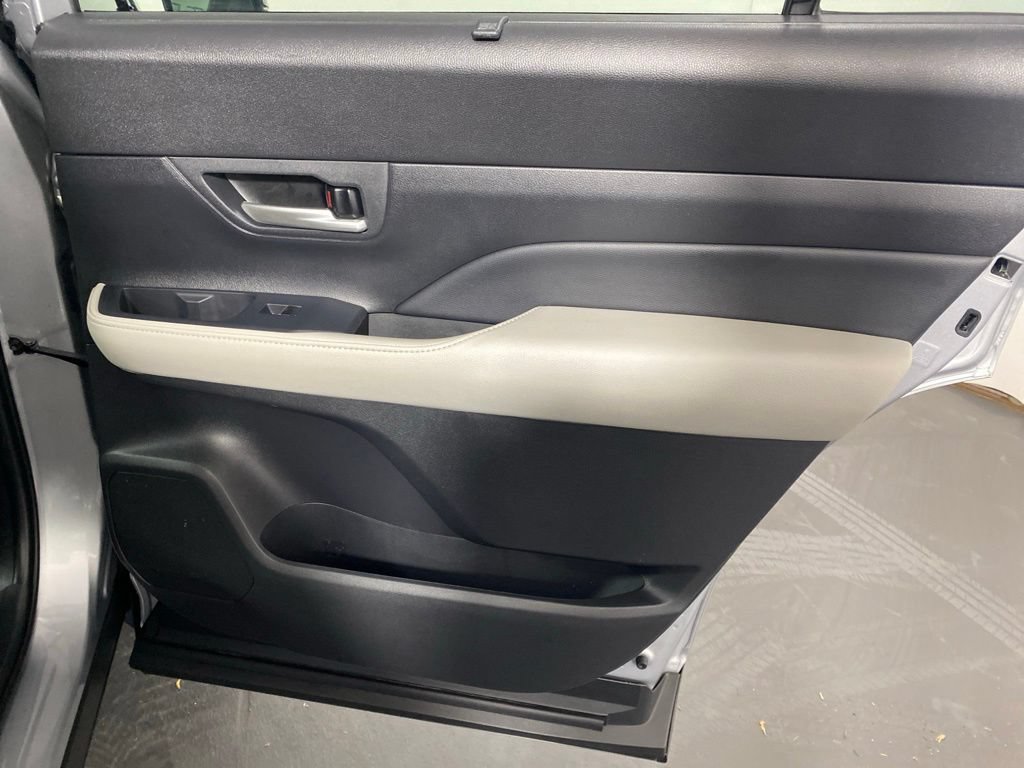 Used 2025 Toyota Grand Highlander FWD image 30