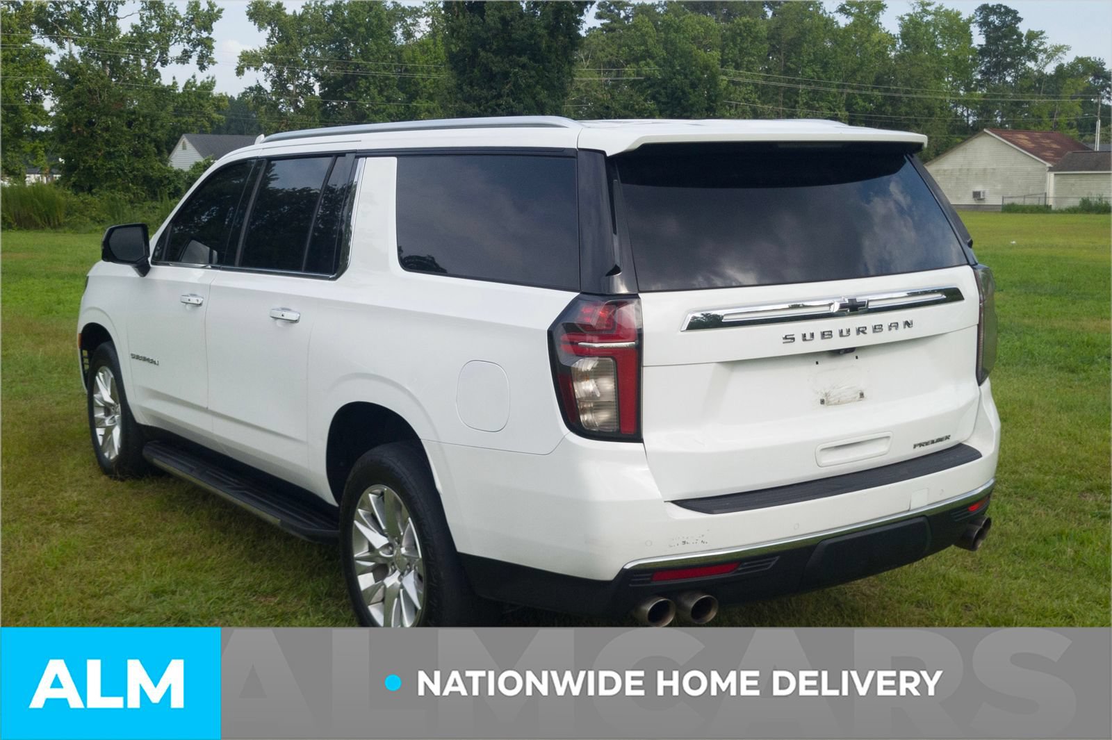 Used 2021 Chevrolet Suburban Premier w/ Premium Package RWD image 4