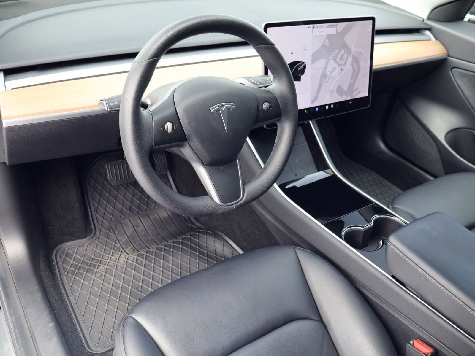 Used 2020 Tesla Model 3 Standard Range Plus RWD image 4