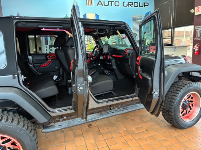 Used 2018 Jeep Wrangler Unlimited Sport w/ Connectivity Group AWD/4WD image 13