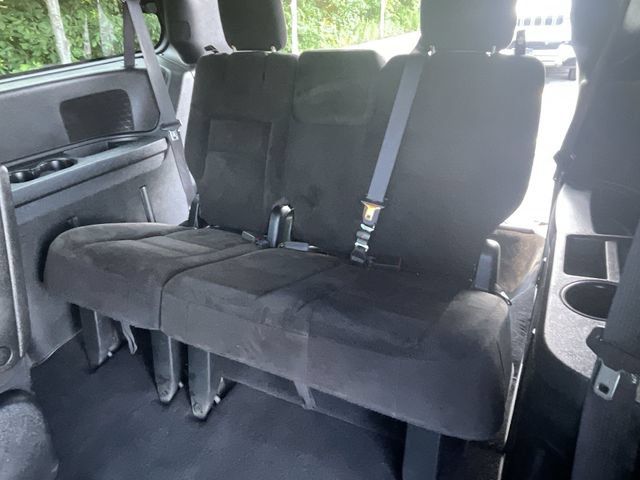 Used 2016 Dodge Grand Caravan SE FWD image 24