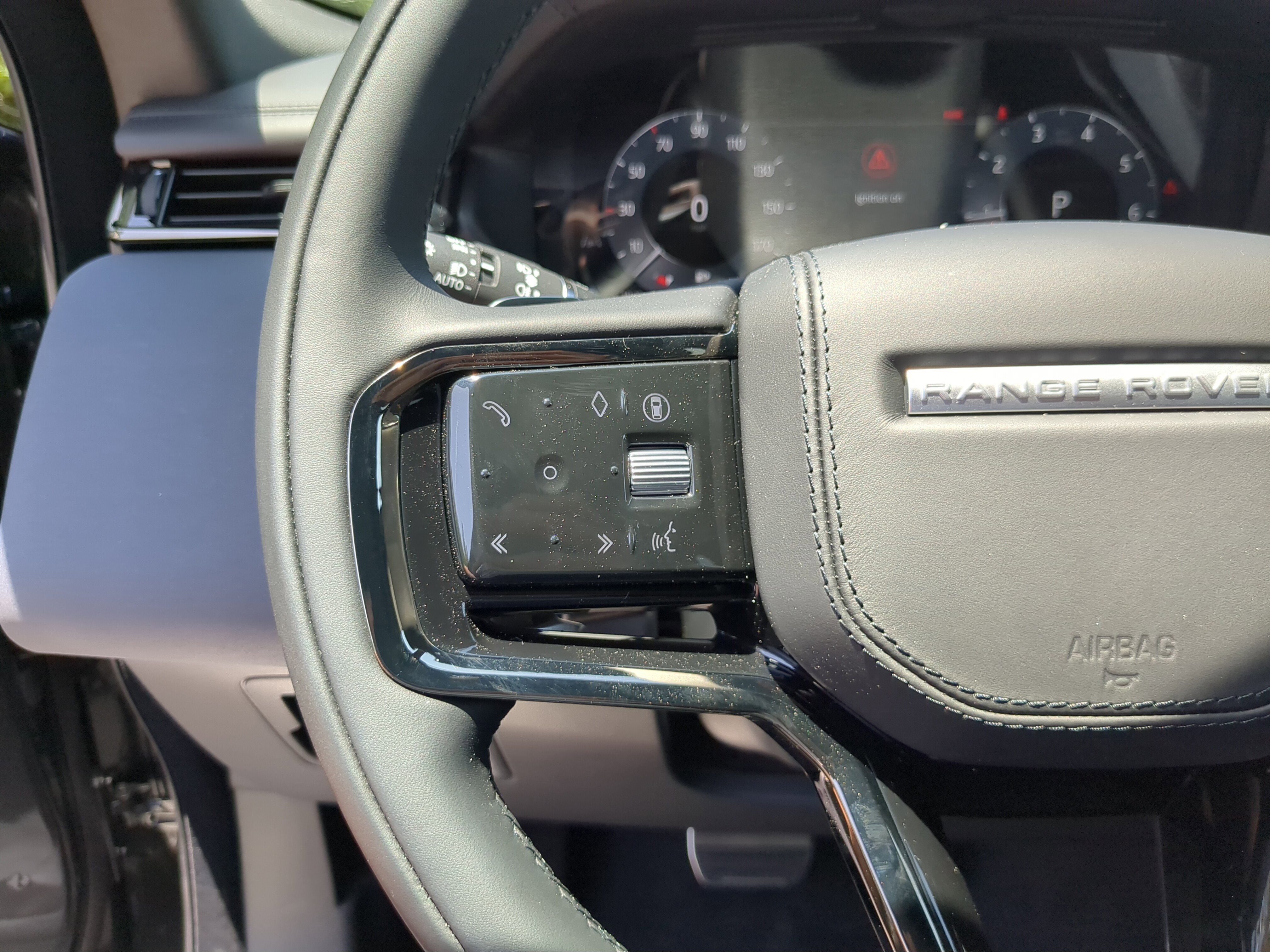 New 2026 Land Rover Range Rover Velar Dynamic SE image 27