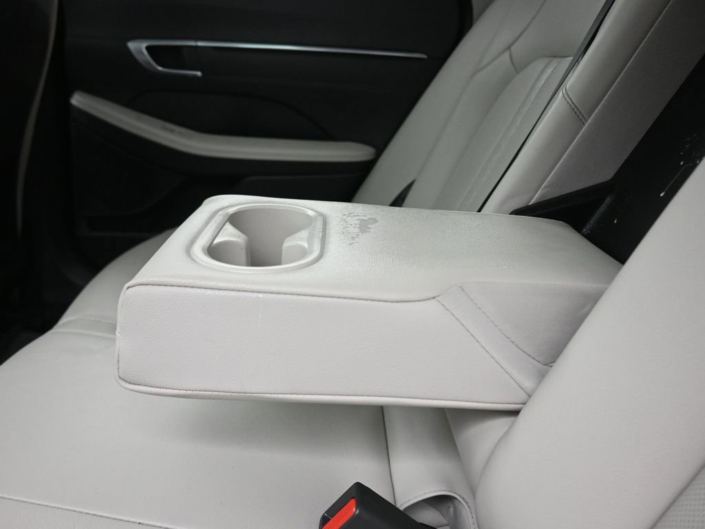 Used 2023 Hyundai Sonata Limited w/ Preferred Accessory Package FWD image 39