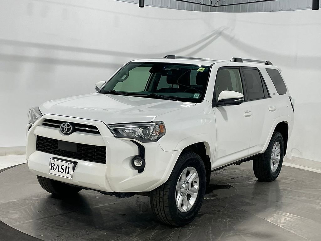 Used 2022 Toyota 4Runner SR5 Premium w/ Moonroof Package AWD/4WD image 8