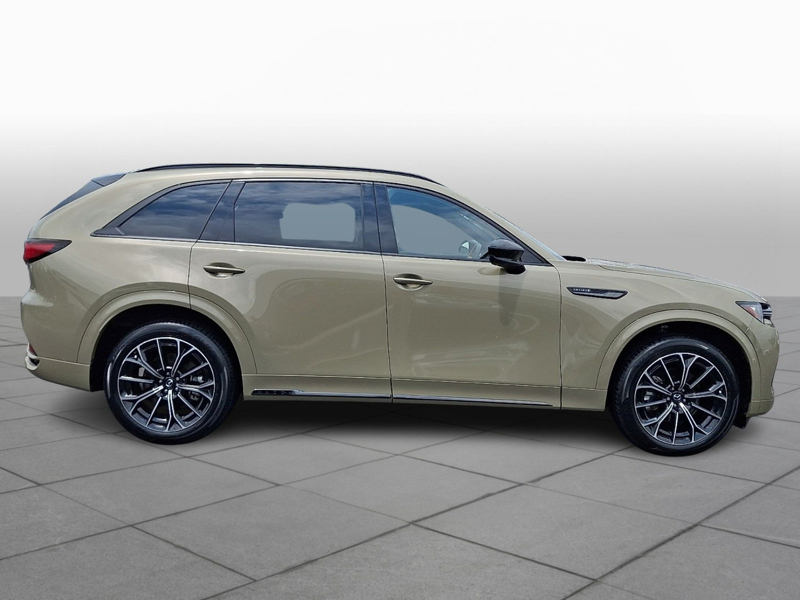 Certified 2025 MAZDA CX-70 3.3 Turbo S w/ Premium Plus AWD/4WD image 8
