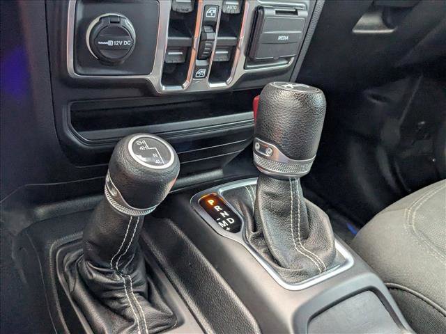 Used 2018 Jeep Wrangler Unlimited Sahara image 16
