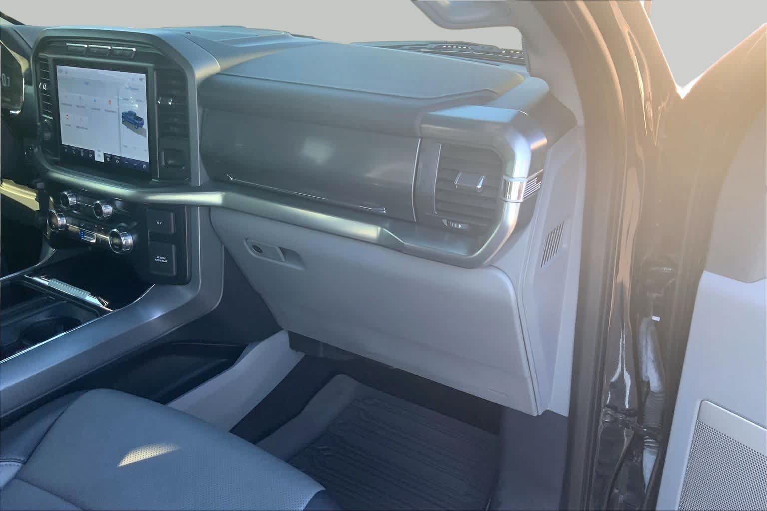 Used 2021 Ford F150 Lariat w/ Max Trailer Tow Package AWD/4WD image 19