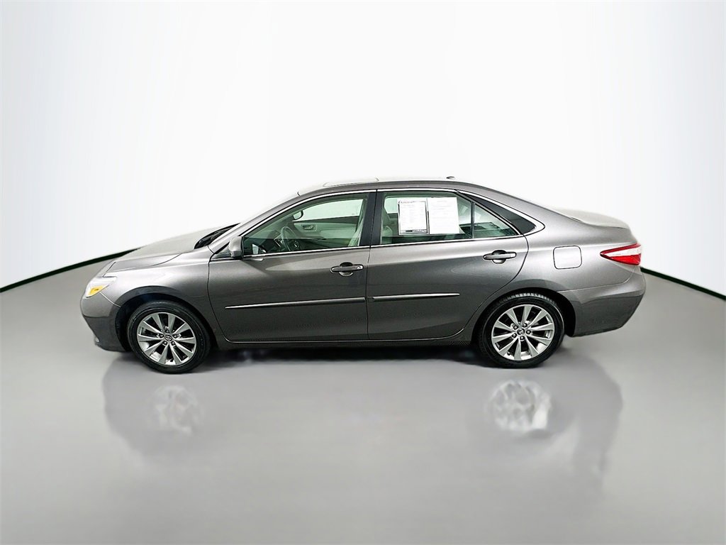 Used 2017 Toyota Camry XLE image 4