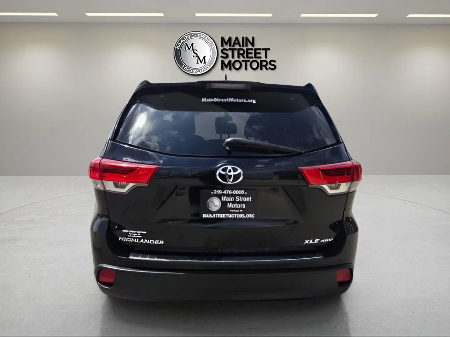 Used 2019 Toyota Highlander XLE AWD/4WD image 4