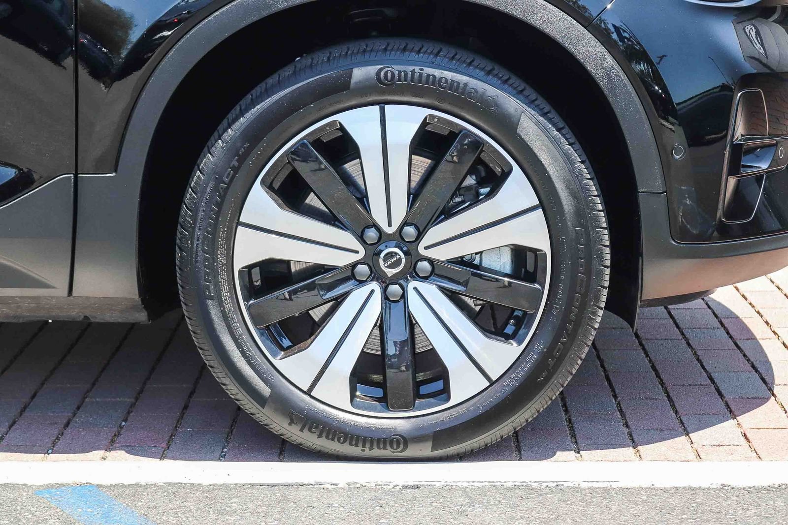 Used 2023 Volvo C40 P8 Recharge Plus w/ Protection Package Premier AWD/4WD image 10