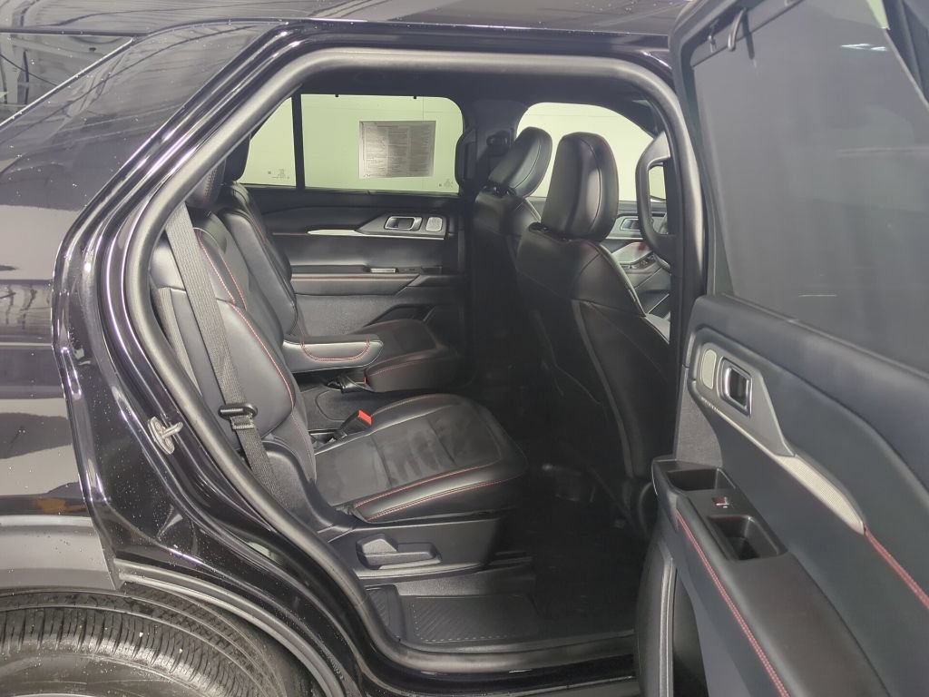 Certified 2025 Ford Explorer ST AWD/4WD image 17