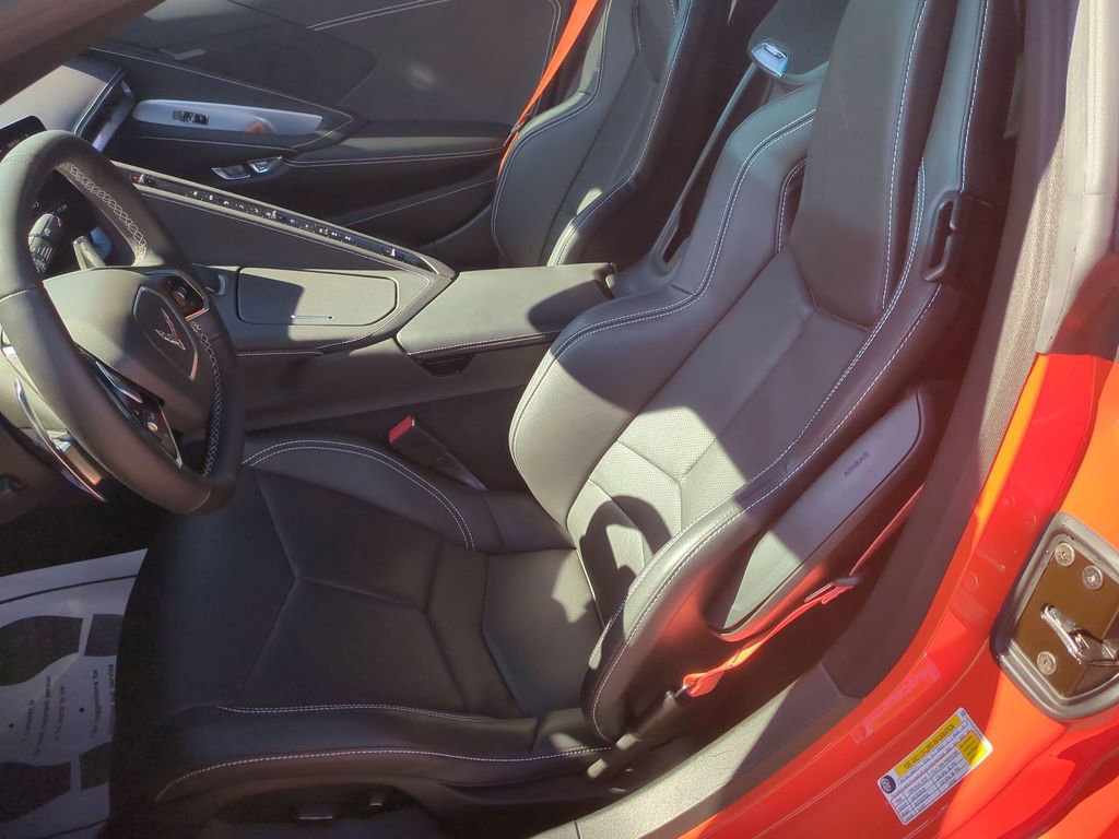 Used 2021 Chevrolet Corvette Stingray Coupe w/ Z51 Performance Package image 11