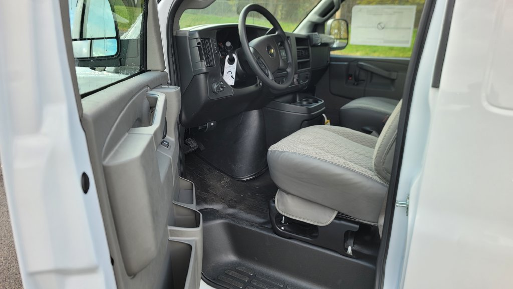 New 2025 Chevrolet Express 2500 w/ Communications Package RWD image 19