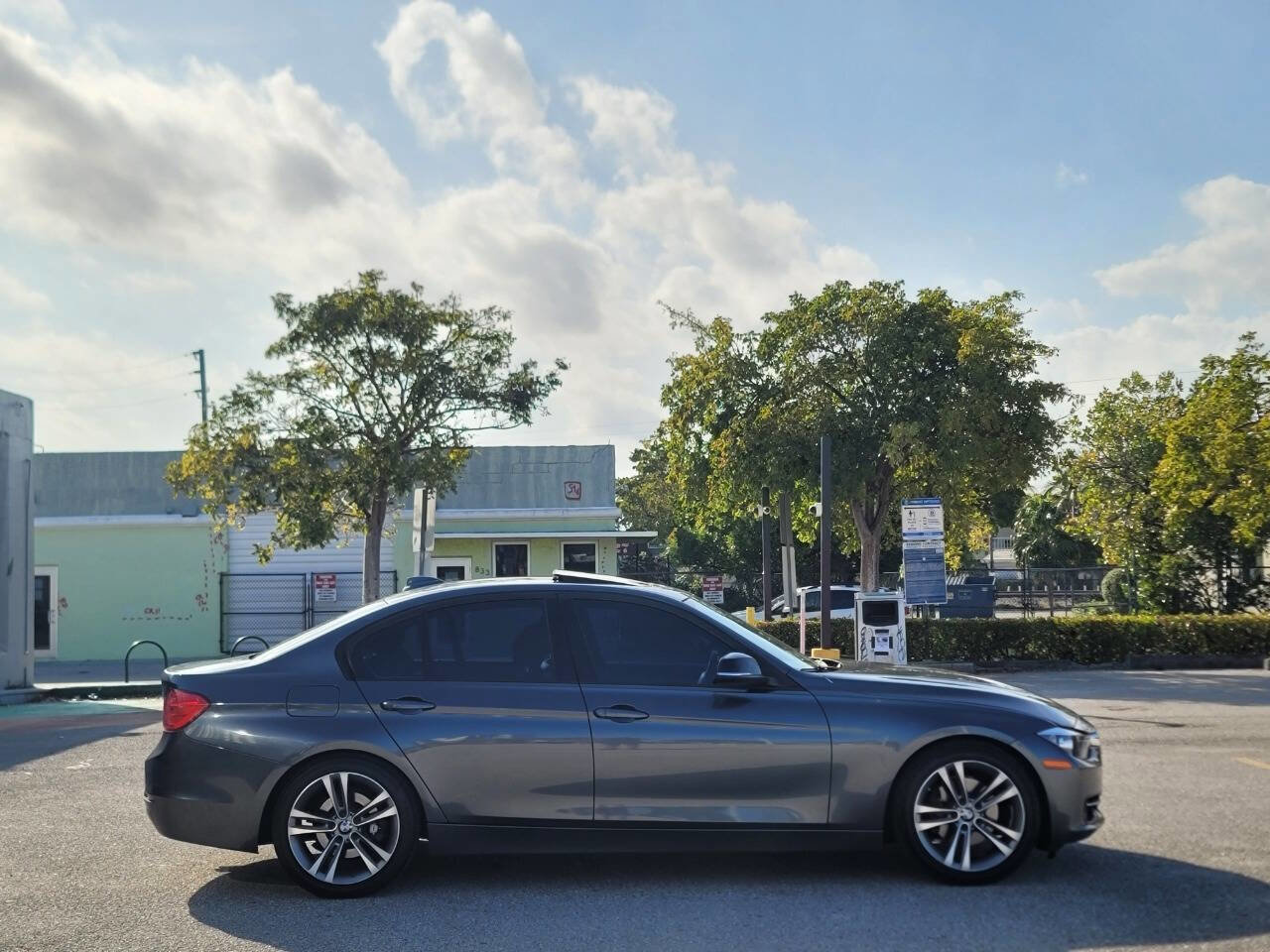 Used 2014 BMW 328i Sedan RWD image 5
