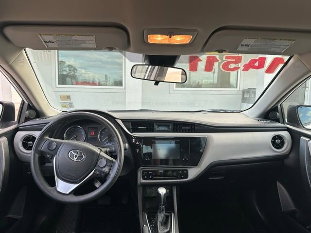 Used 2018 Toyota Corolla LE image 11