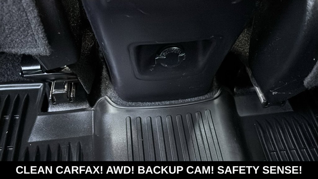 Used 2018 Toyota RAV4 LE AWD/4WD image 9
