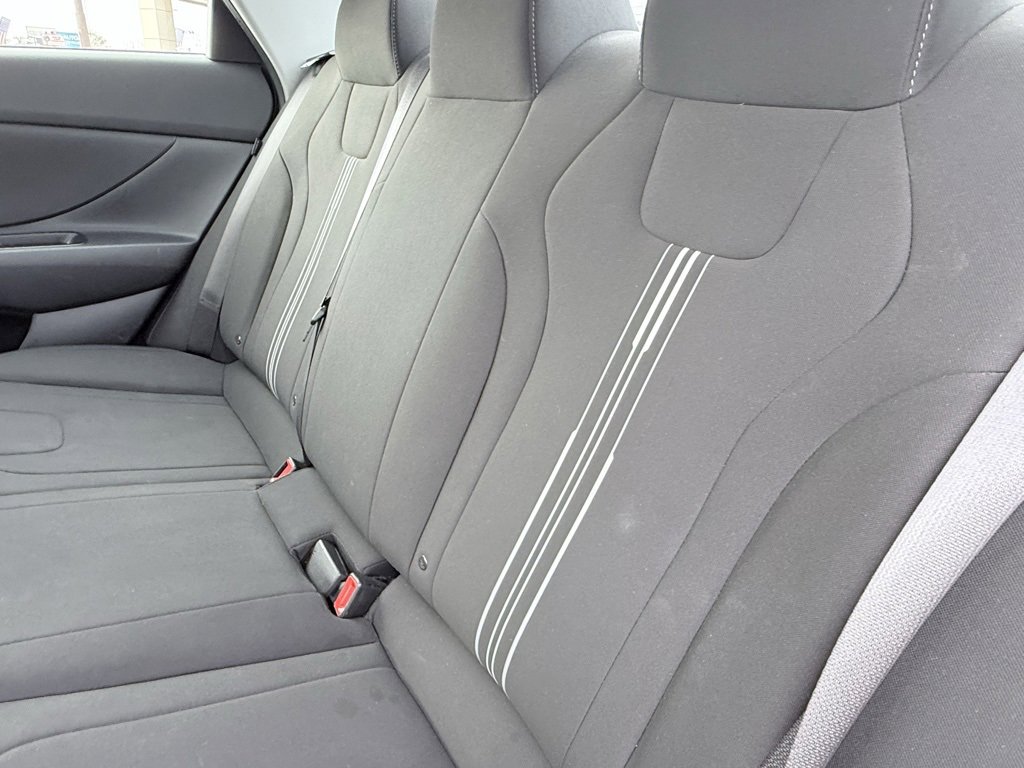 Certified 2024 Hyundai Elantra SEL image 31