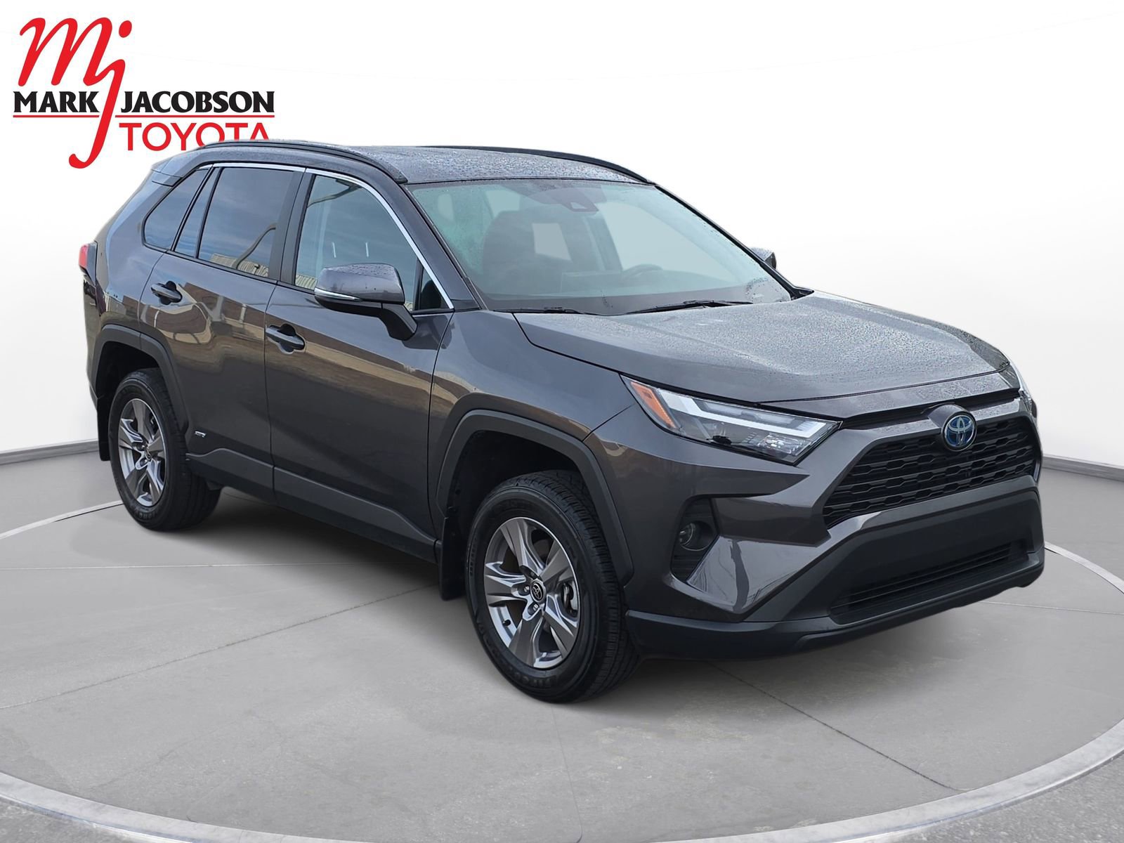 Used 2024 Toyota RAV4 XLE image 5